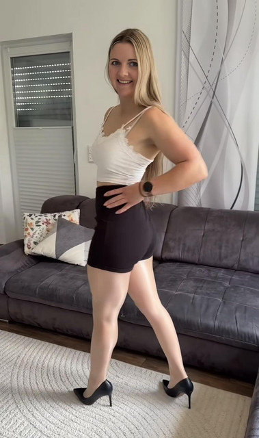 Danielle sexy.jpg