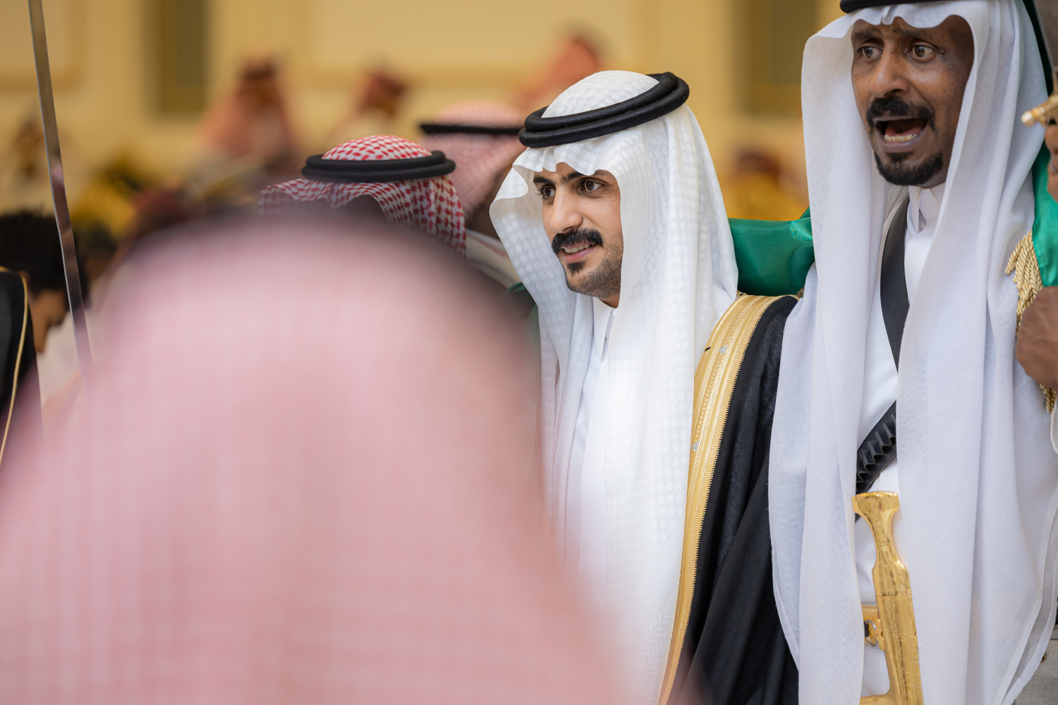 196