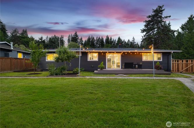 Detached ADU construction and siding