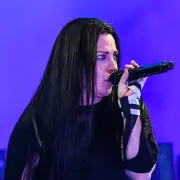 Evanescence-19