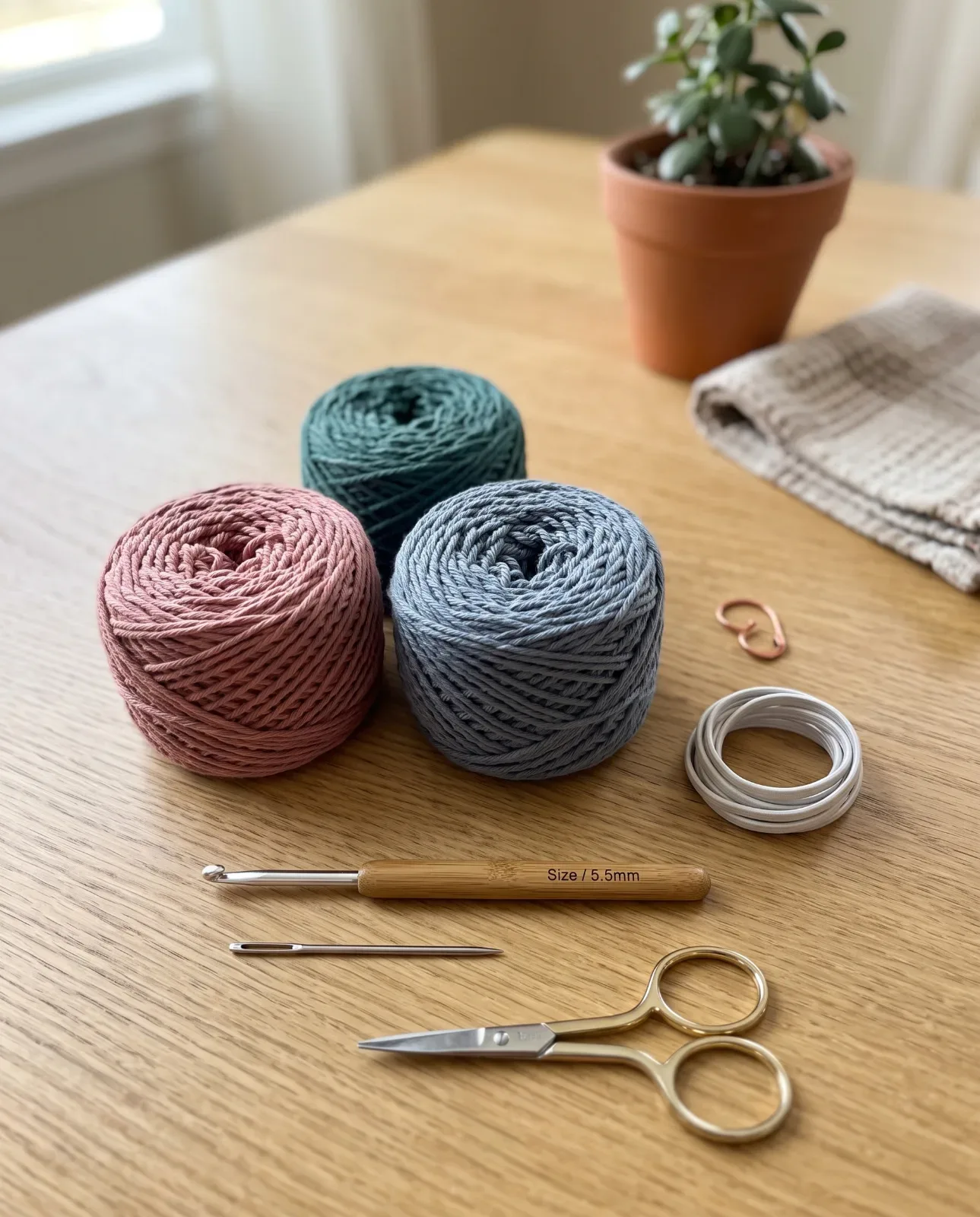 Easy Crochet Scrunchie Set crochet materials and tools