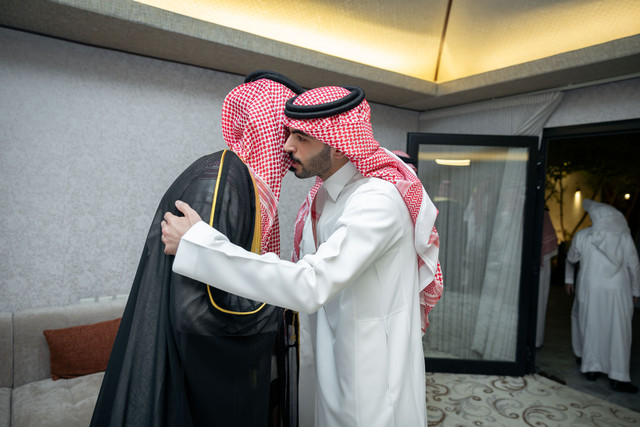 370