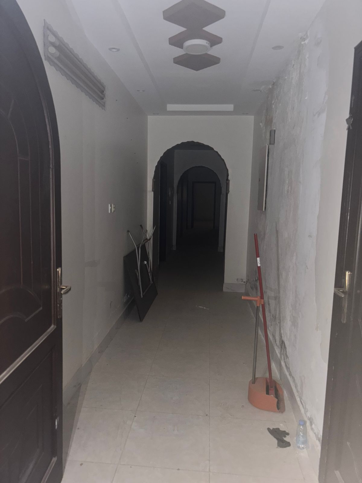 شقة ٤ غرف مع السطح