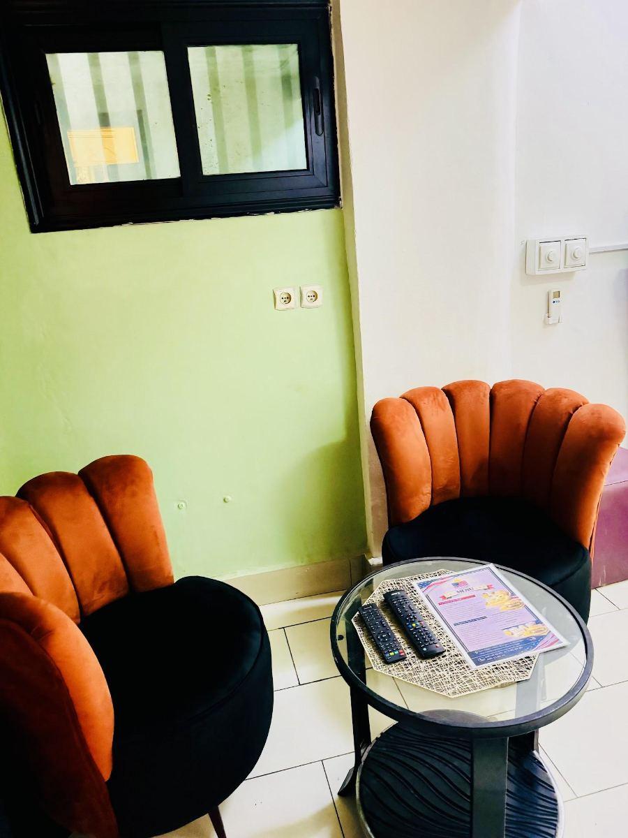 Chambre meublée à louer à Bessengue, Douala - 17000 FCFA/nuit