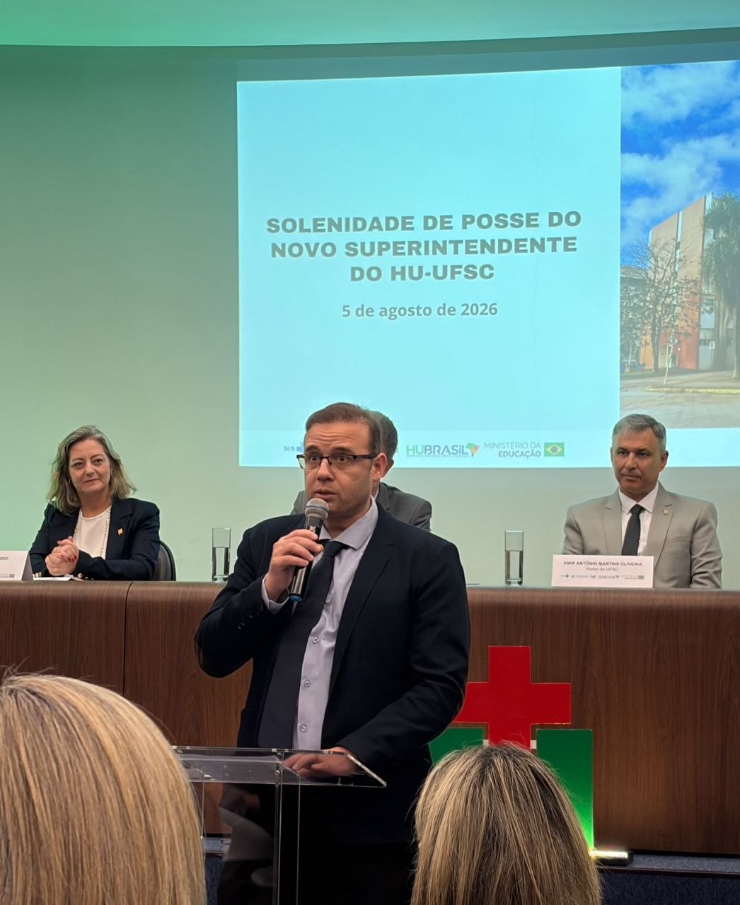 Dr. Michel Maximiano Faraco discursando