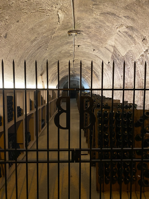 Cave de craie et grille