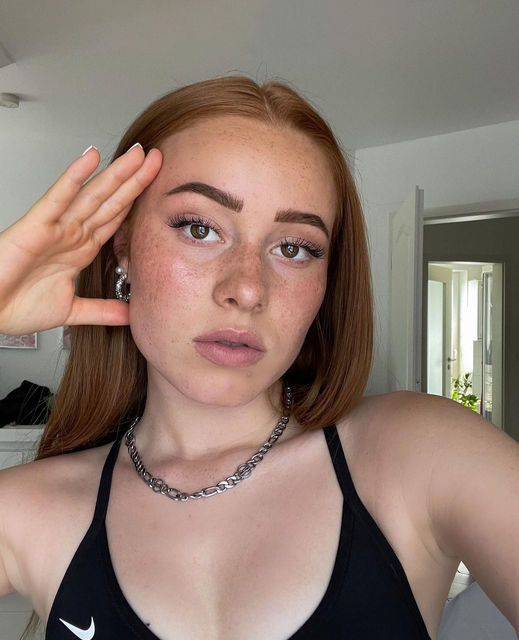 Name: Leonie
Age: 22