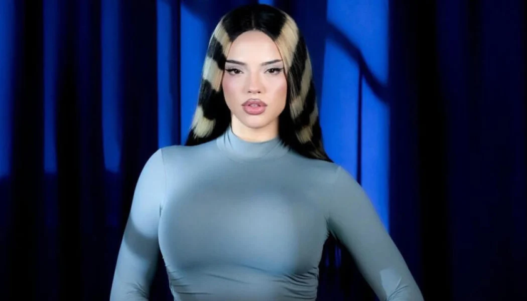 Πιο εντυπωσιακή και από τον τελικό της Eurovision - Η Dara με μαγιό! (ΦΩΤΟ)