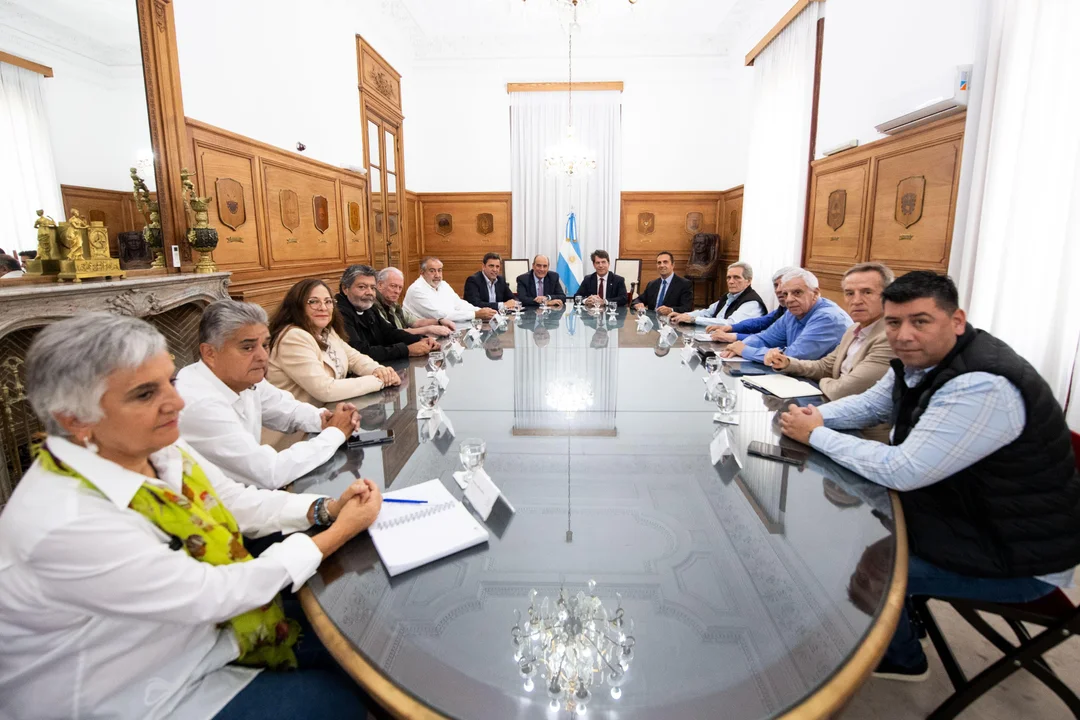 720 (40).webp El Gobierno se reunió por primera vez con la CGT: paro general en suspenso y sigue la pelea por la homologación de paritarias