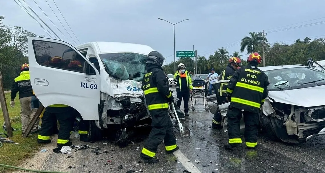 Fallecieron cinco argentinos en un choque frontal en México