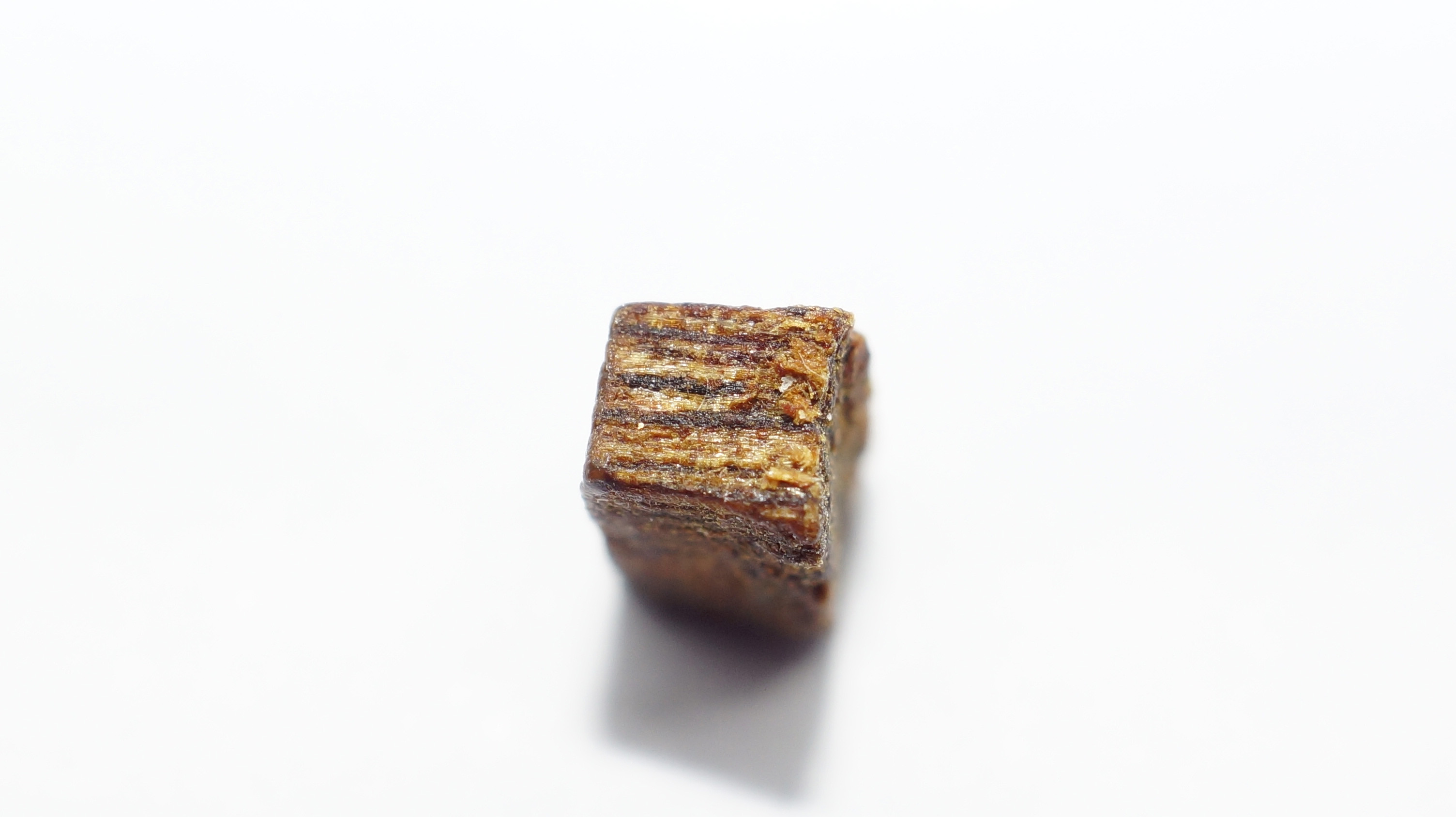 [Ouddict.com] Oud Wood