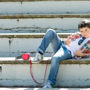 Blugi pentru băieți: modele comode și cool