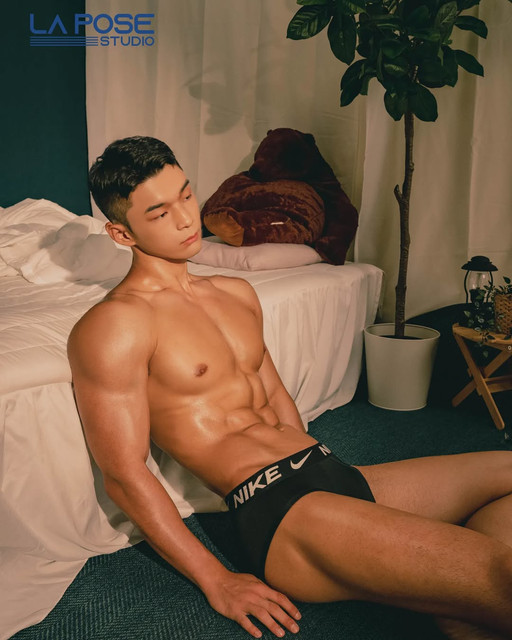 Lazy-Studio-laposestudio