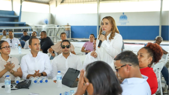 Supérate reafirma en Pedernales su compromiso con la protección social y el desarrollo integral de las familias   .