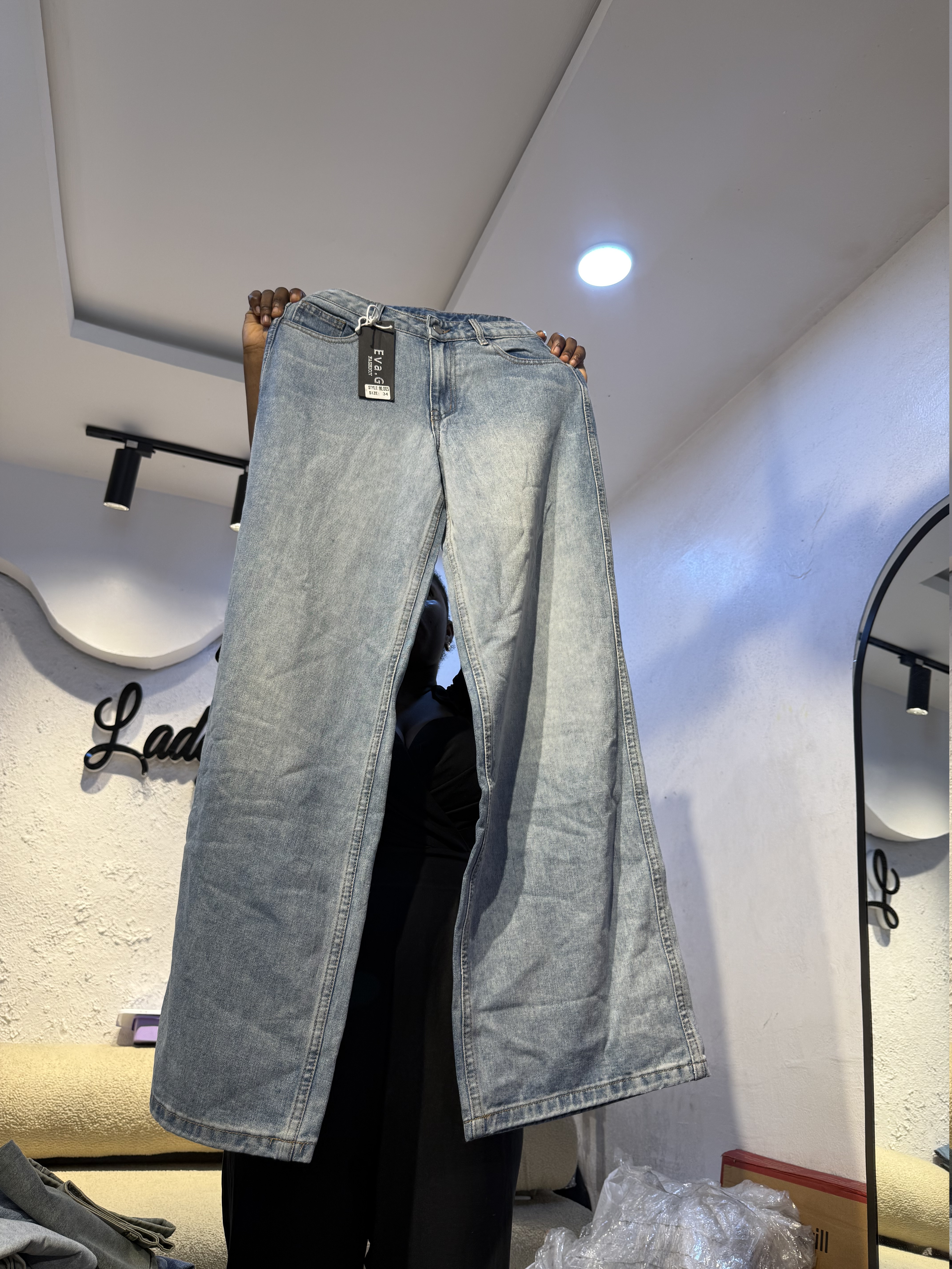 Waist 28
