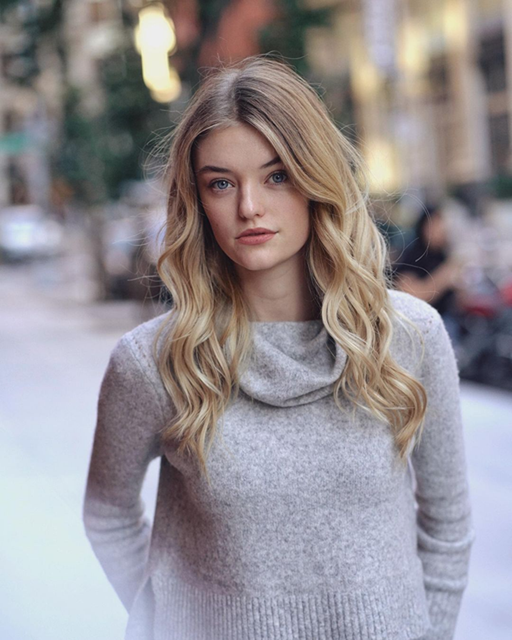 Willow-Hand-4.png