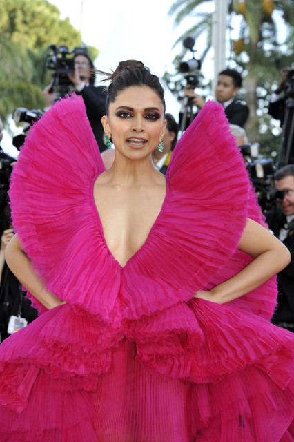 Deepika-Padukone-37