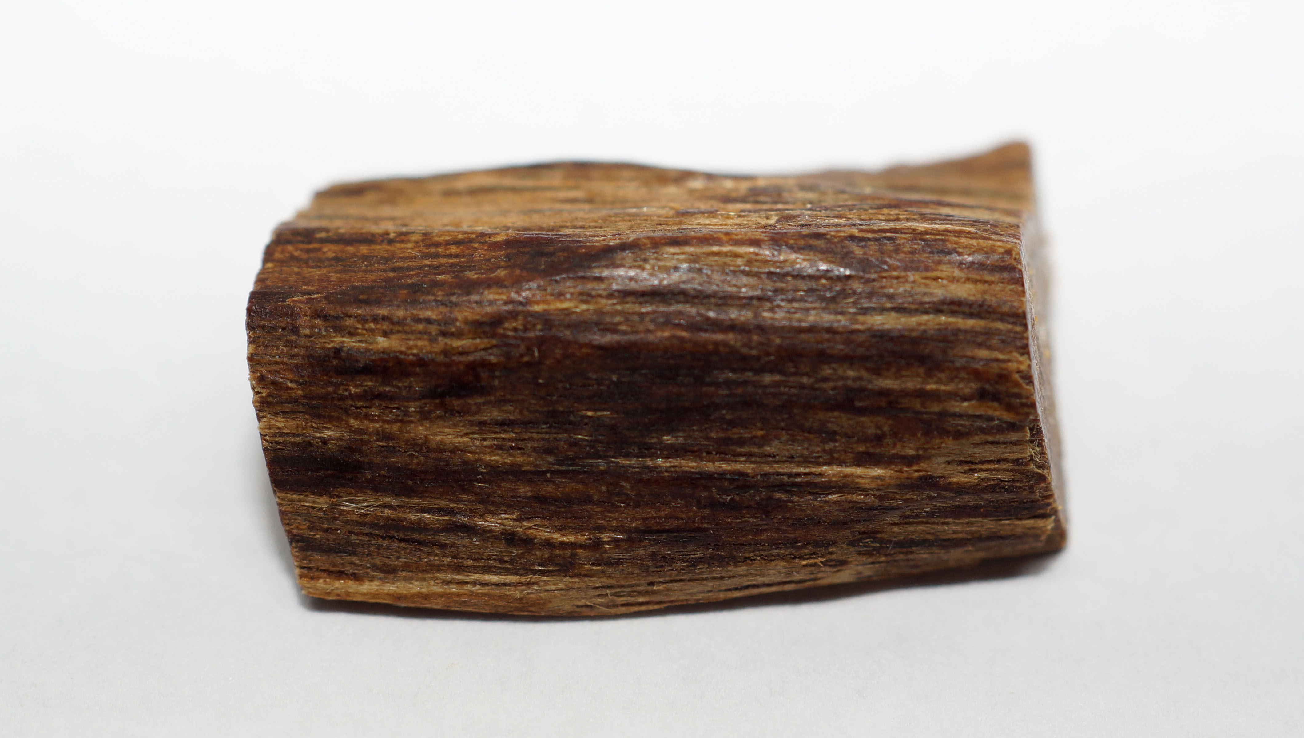 [Ouddict.com] Oud Wood