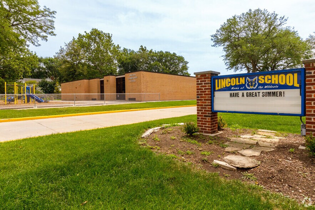 lincoln elem school.jpg