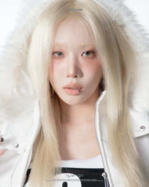 kim lip loona 1409390.webp