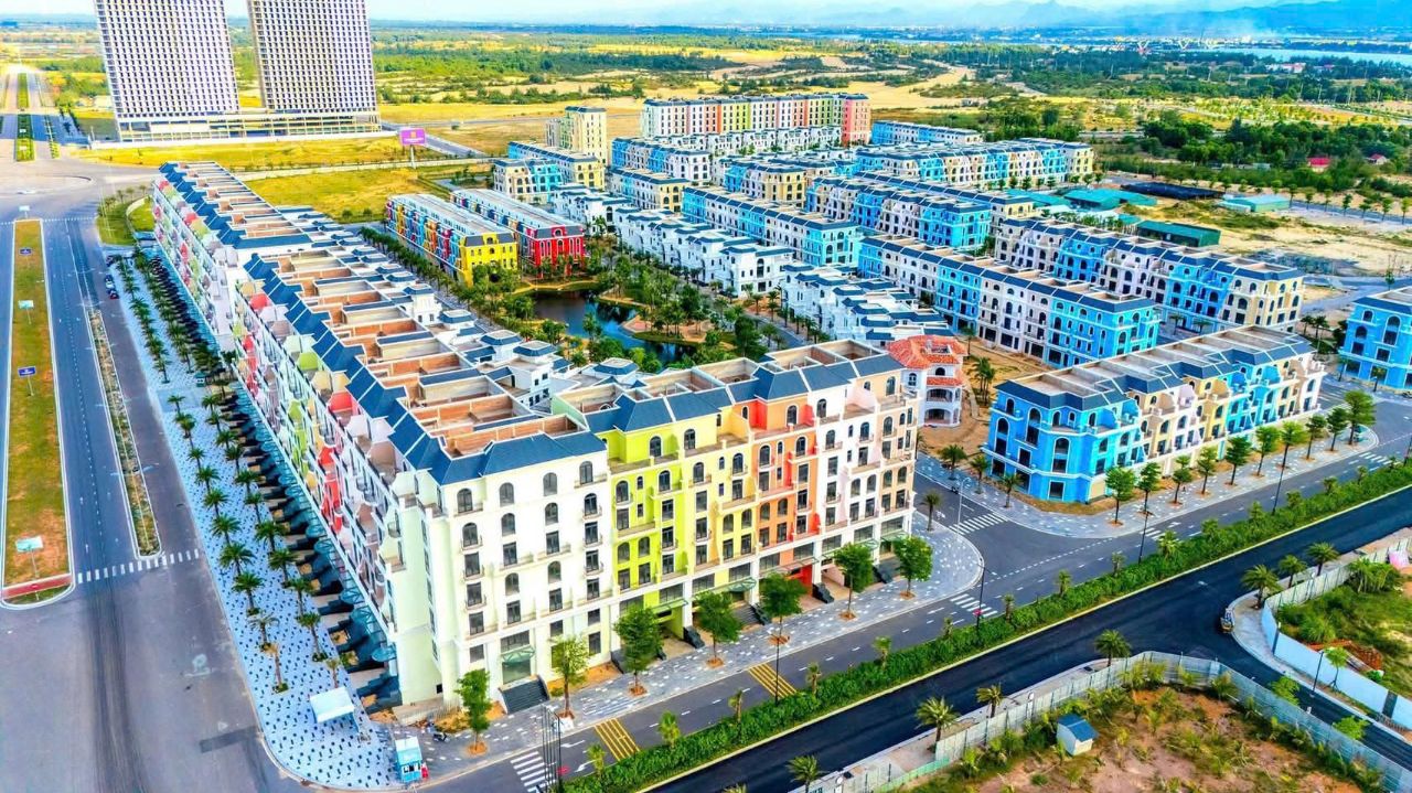 Chính chủ bán căn 4 tầng đường 27m KĐT MeKong (La Celia) - Bảo Ninh - Đồng Hới - Quảng Bình