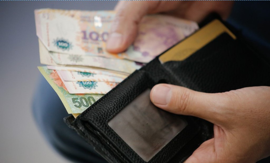 image (2).jpg El Gobierno fijó en 234 mil pesos el Salario Mínimo, Vital y Móvil