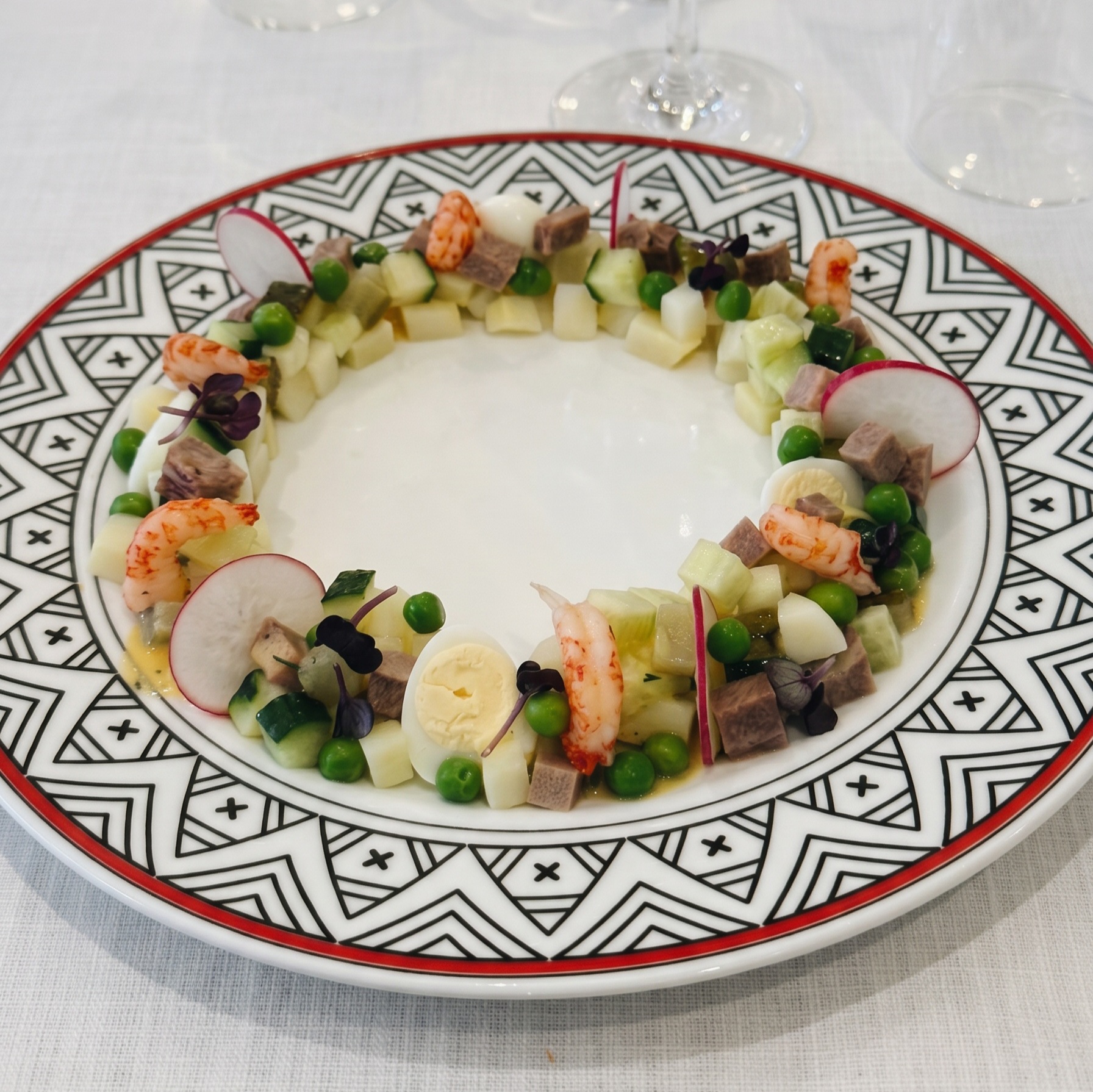 Салат с морепродуктами Оливье