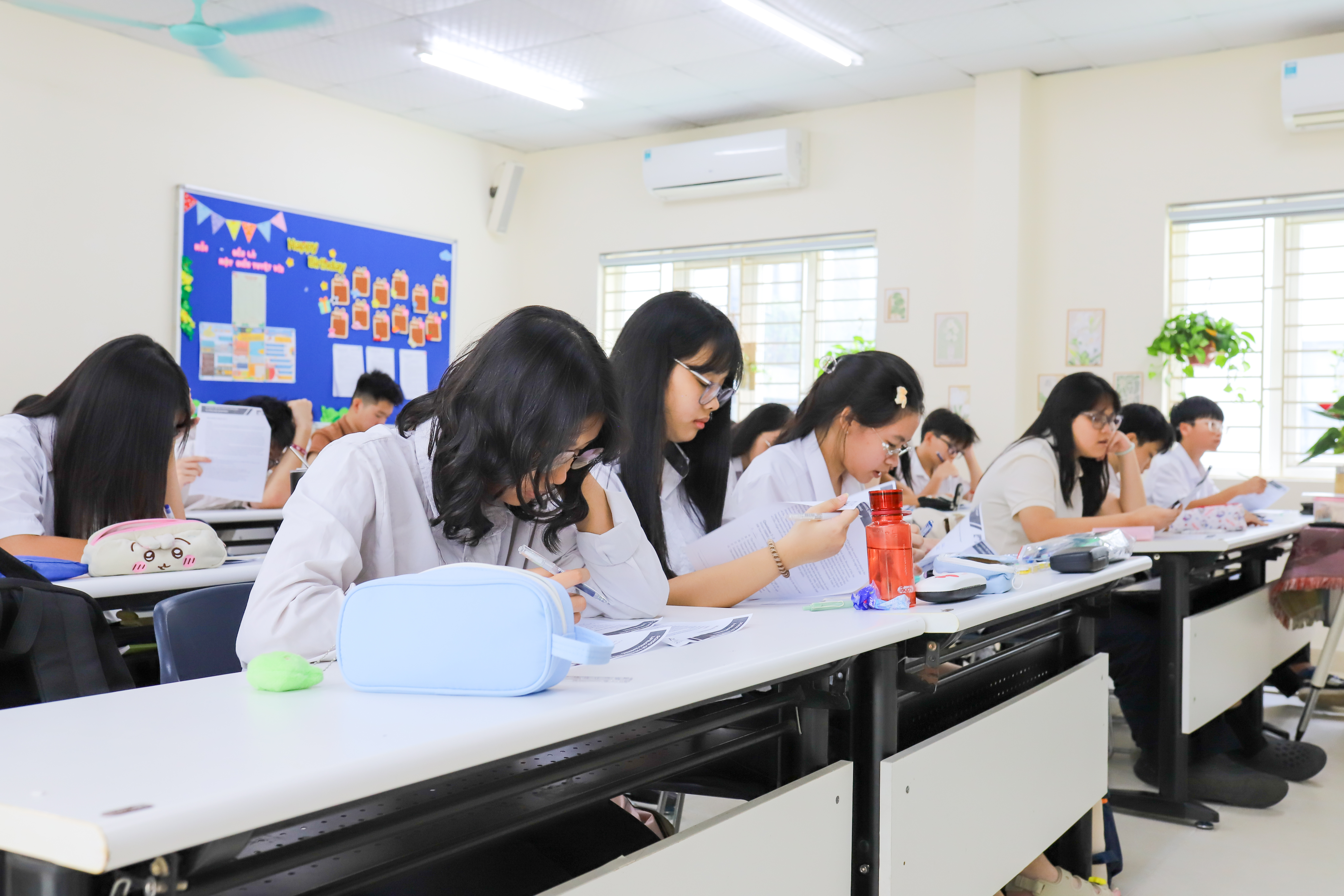 Khoảnh khắc làm bài 5