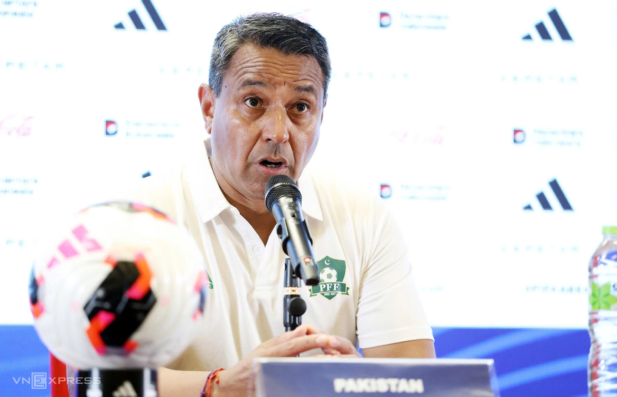 Nolberto Solano Reflects on Pakistan’s Defeat to Vietnam and Backs Team to Keep Improving