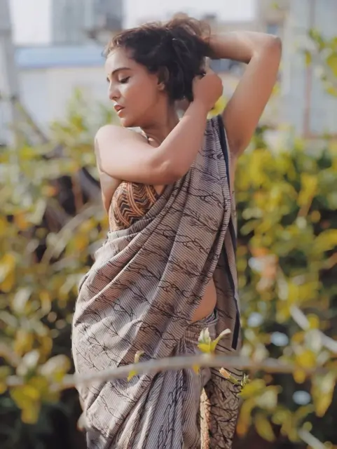 rohini chatterjee v0 62oigs16mn2h1