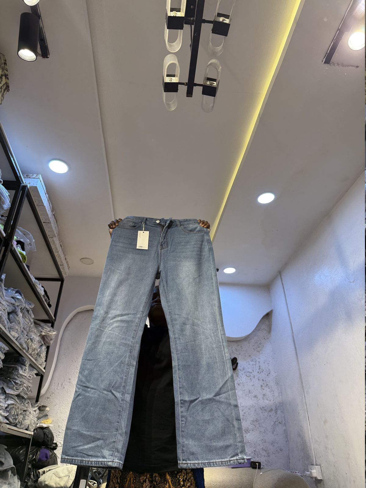 Waist 32
