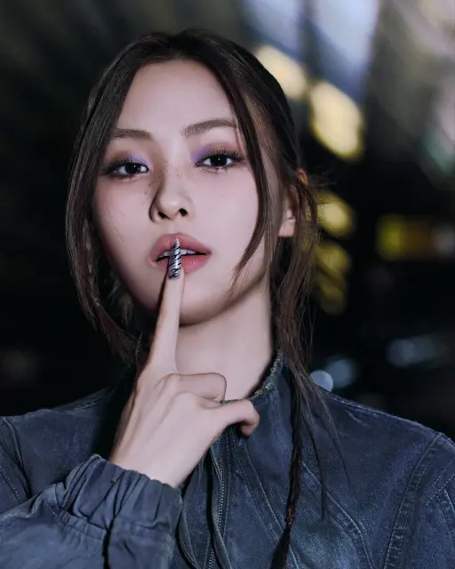 ryu jin itzy 1391542