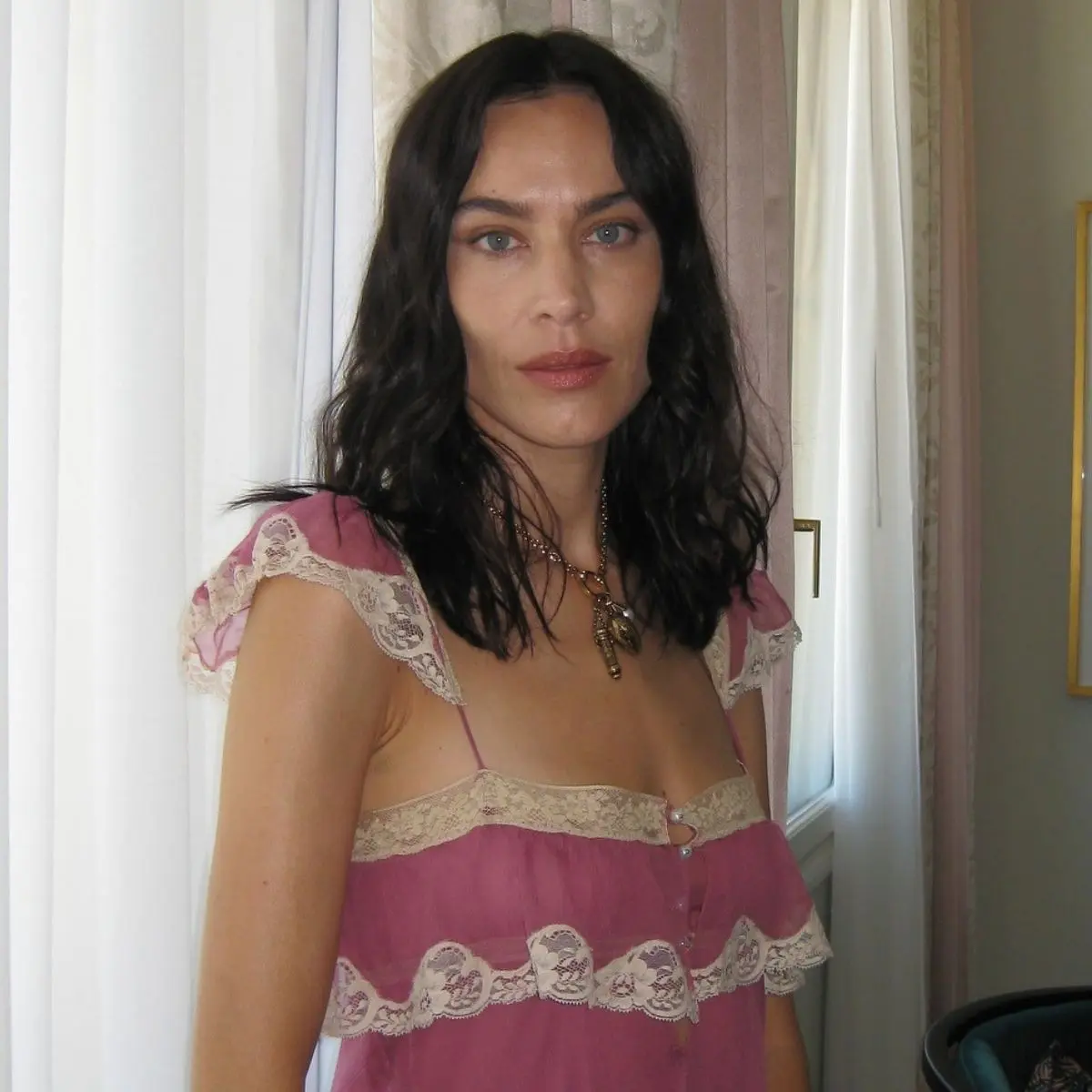 Effortless Undone Hair: The Spray Celebrities Swear By