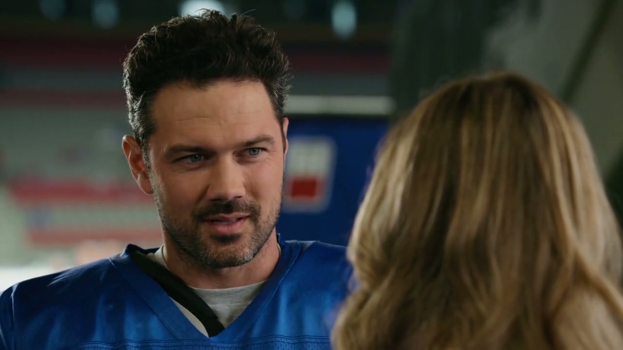 Fourth Down and Love Screenshot