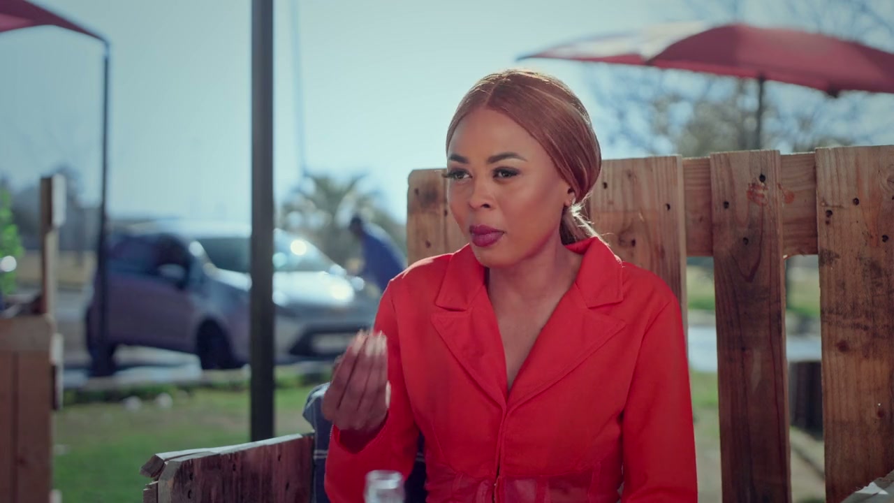 Real Estate Sisters Screenshot