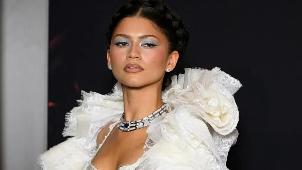 Zendaya's Striking Louis Vuitton Ensemble Steals Paris Spotlight