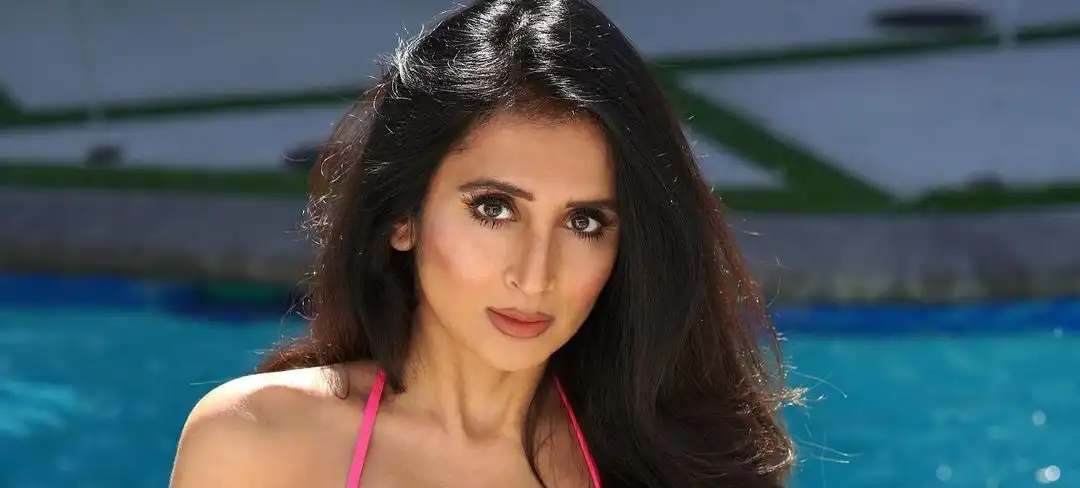 Demi Mann Wallpapers Insta Fit Bio (4)