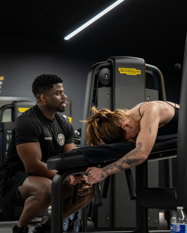 Séance de coaching en salle avec Marius Aholou au Fitness Park La Pommeraie 3