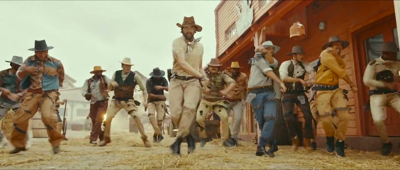 Alludu Adhurs Screenshot