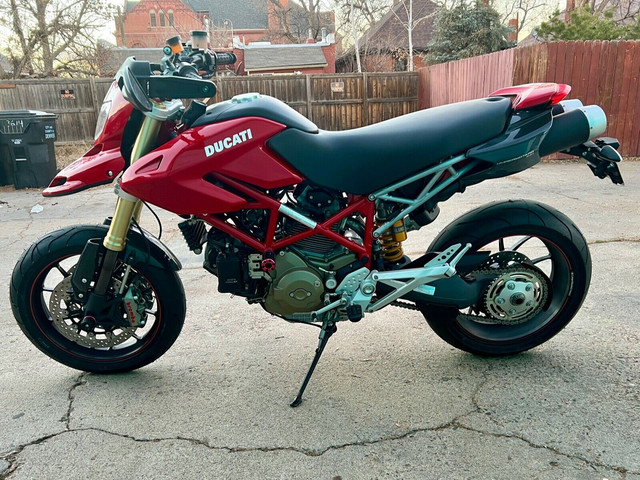 Hypermotard-left-side