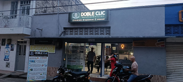Fachada Doble Clic 2