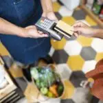 Bănci care pierd controlul asupra serviciilor comerciale