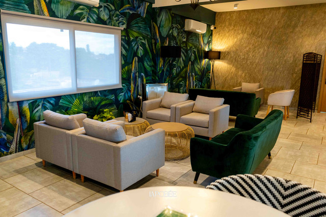 Lounge Bar