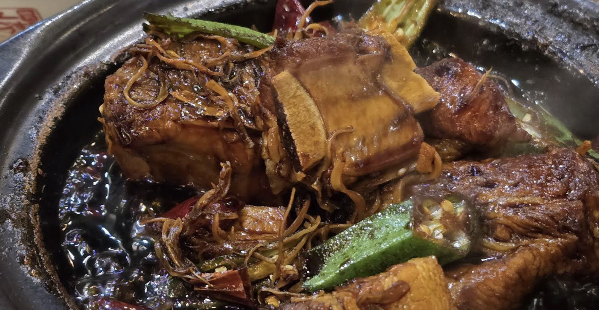 Sizzling Dry Bak Kut Teh in a claypot