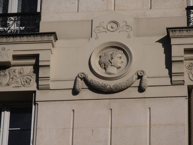 Mascaron Facade4 -Rue de Malte.jpg
