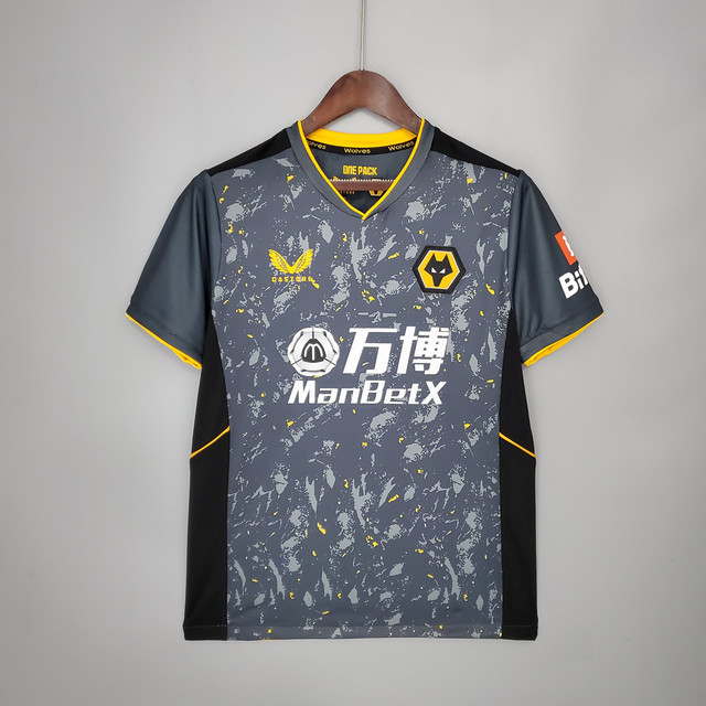 Wolves-away.jpg