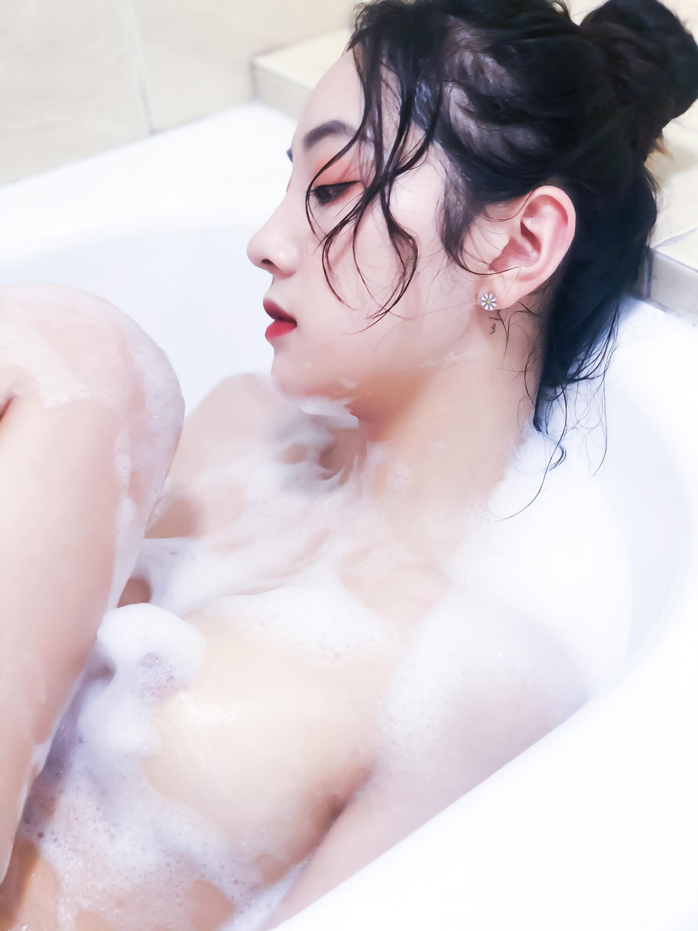 【套圖x28】素人漁夫-女僕，在家閑著沒事就露毛[60P]