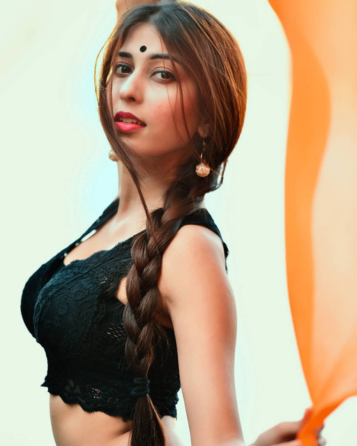 Ruma-Sharma-black-red-2