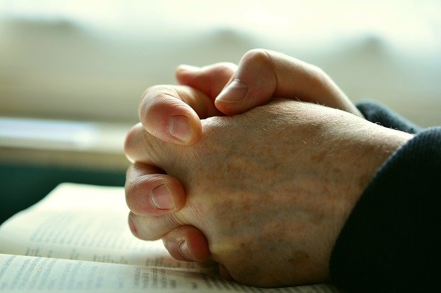 pray-2558490-640