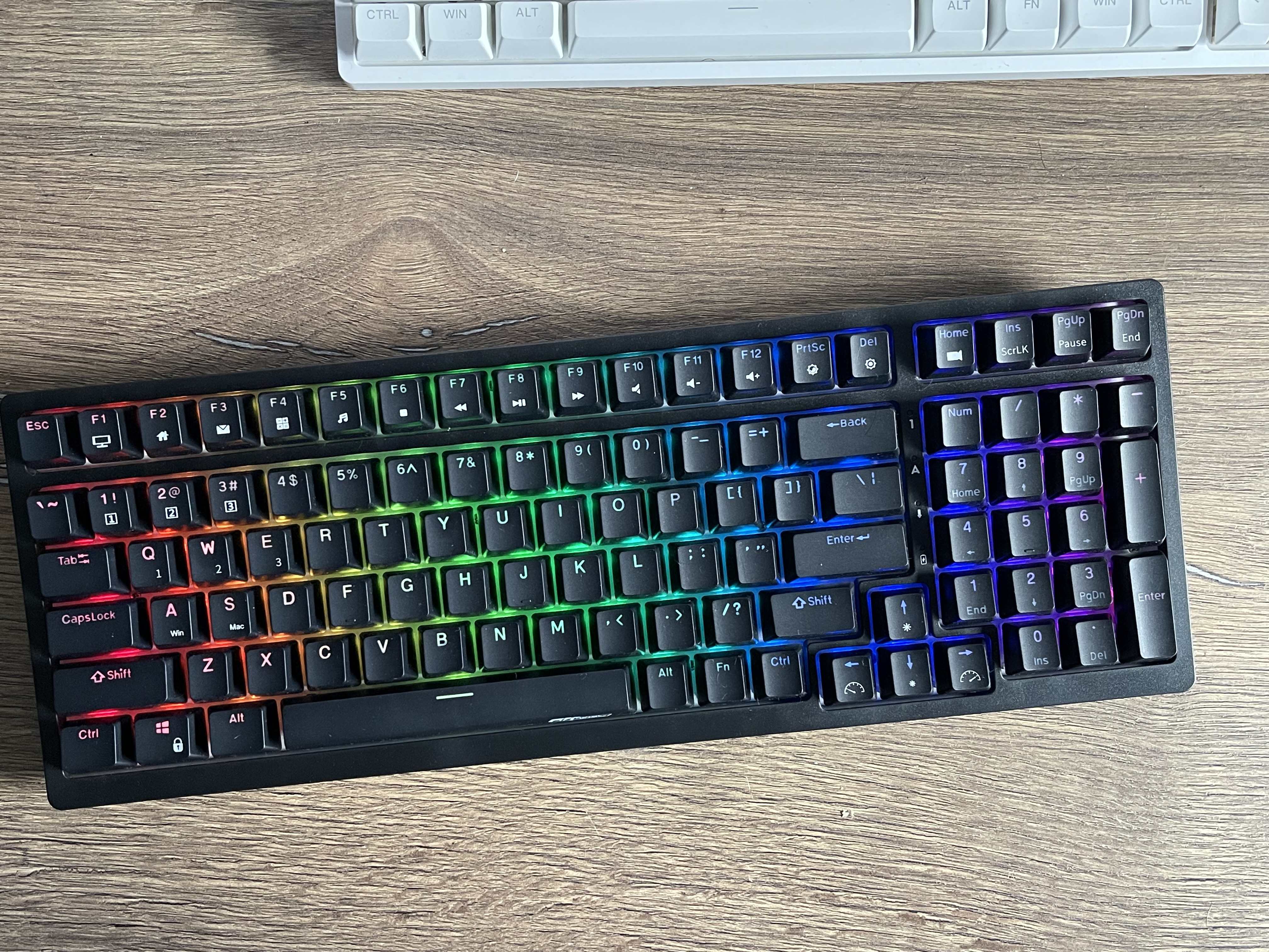 P: MK Royal Kludge RK98 Cierna